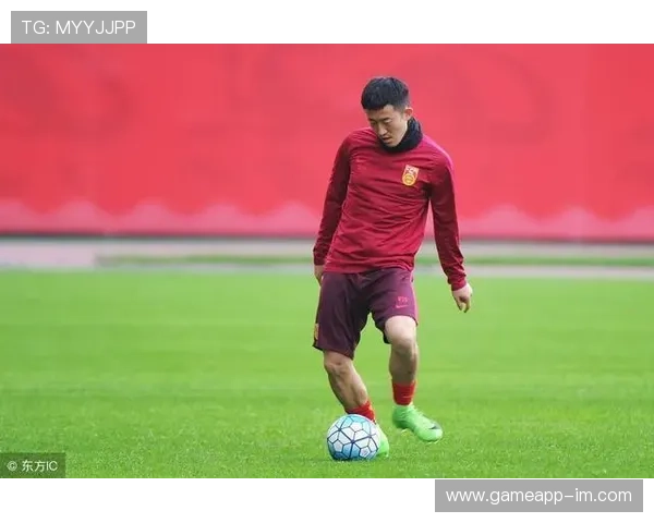 为中国公益事业贡献力量的足球球星捐款行动与影响分析 为中国公益事业贡献力量的足球球星捐款行动与影响分析