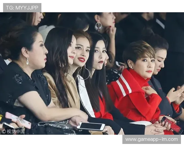 从绿茵场到银幕前 足球球星跨界娱乐圈之路解析