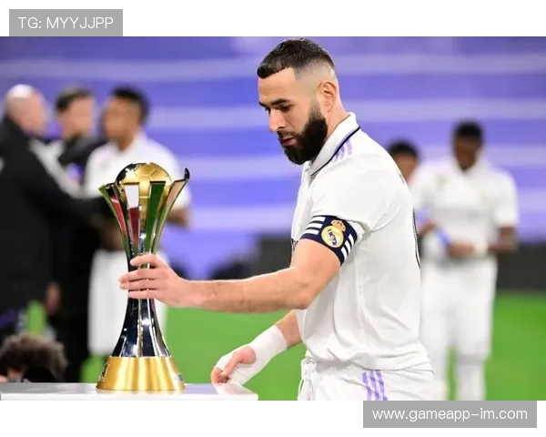 如何辨别足球球星本泽马挂件真伪避免购买到假冒商品