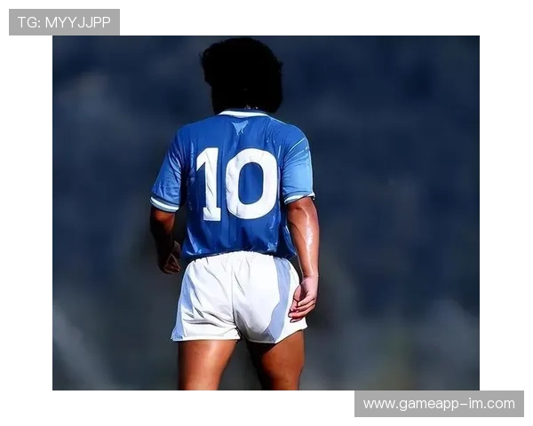 盘点世界足坛五十位传奇巨星的辉煌故事与非凡成就