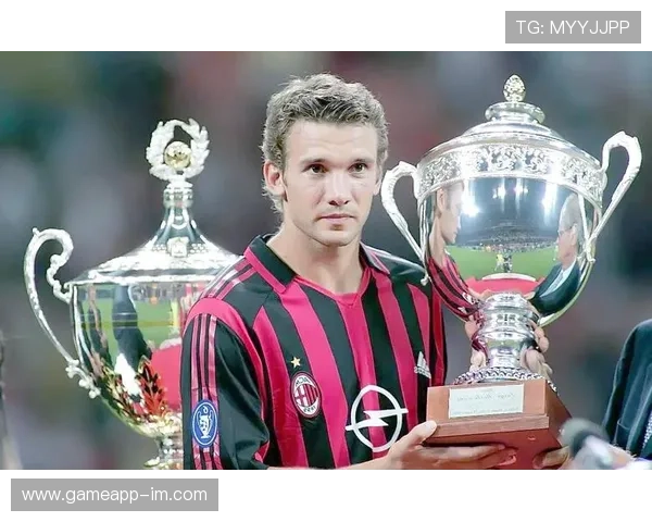 足球4号球星排行榜：十大传奇球员的辉煌瞬间与成就解析